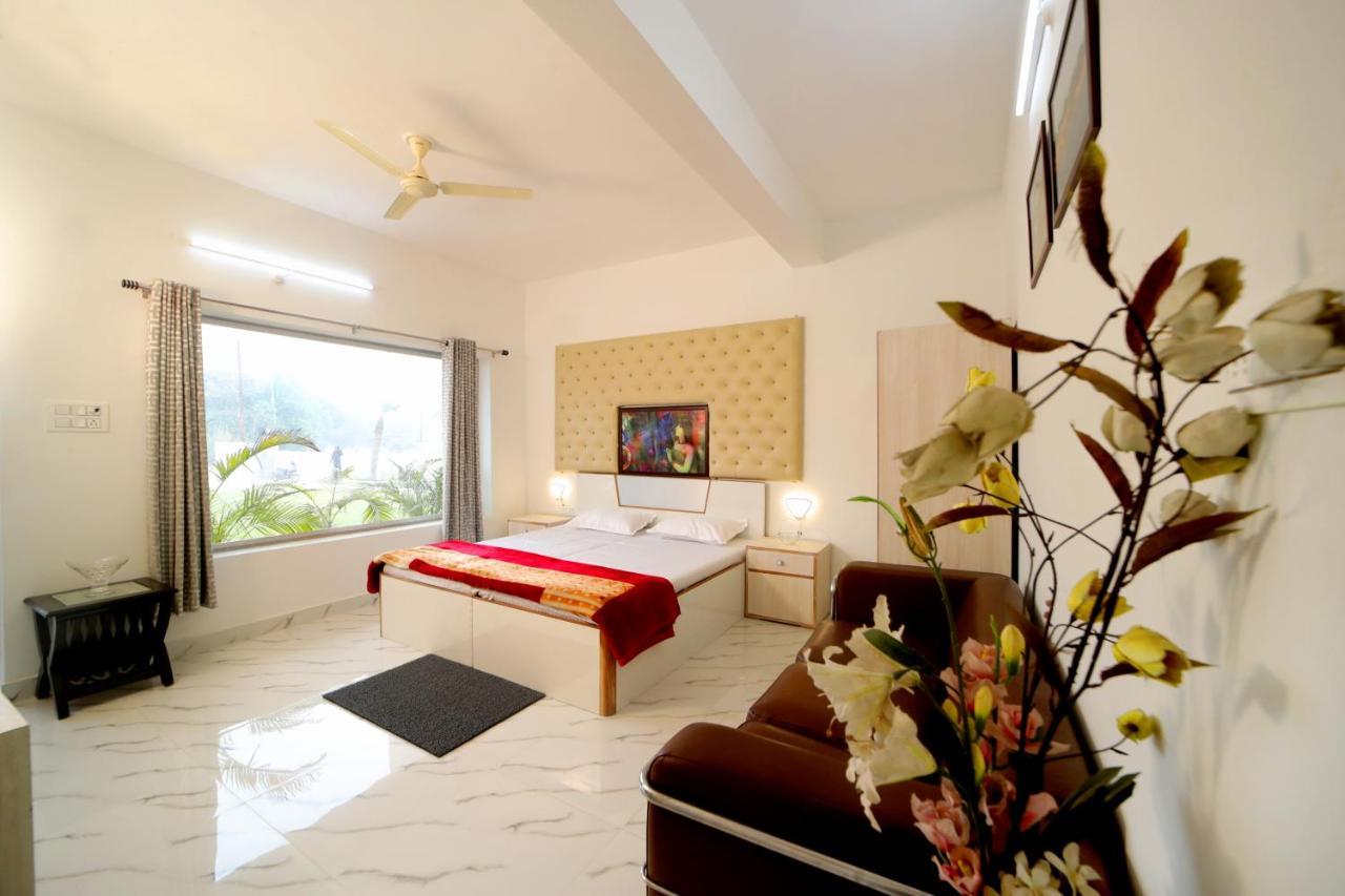 R K Villa Prayagraj Esterno foto