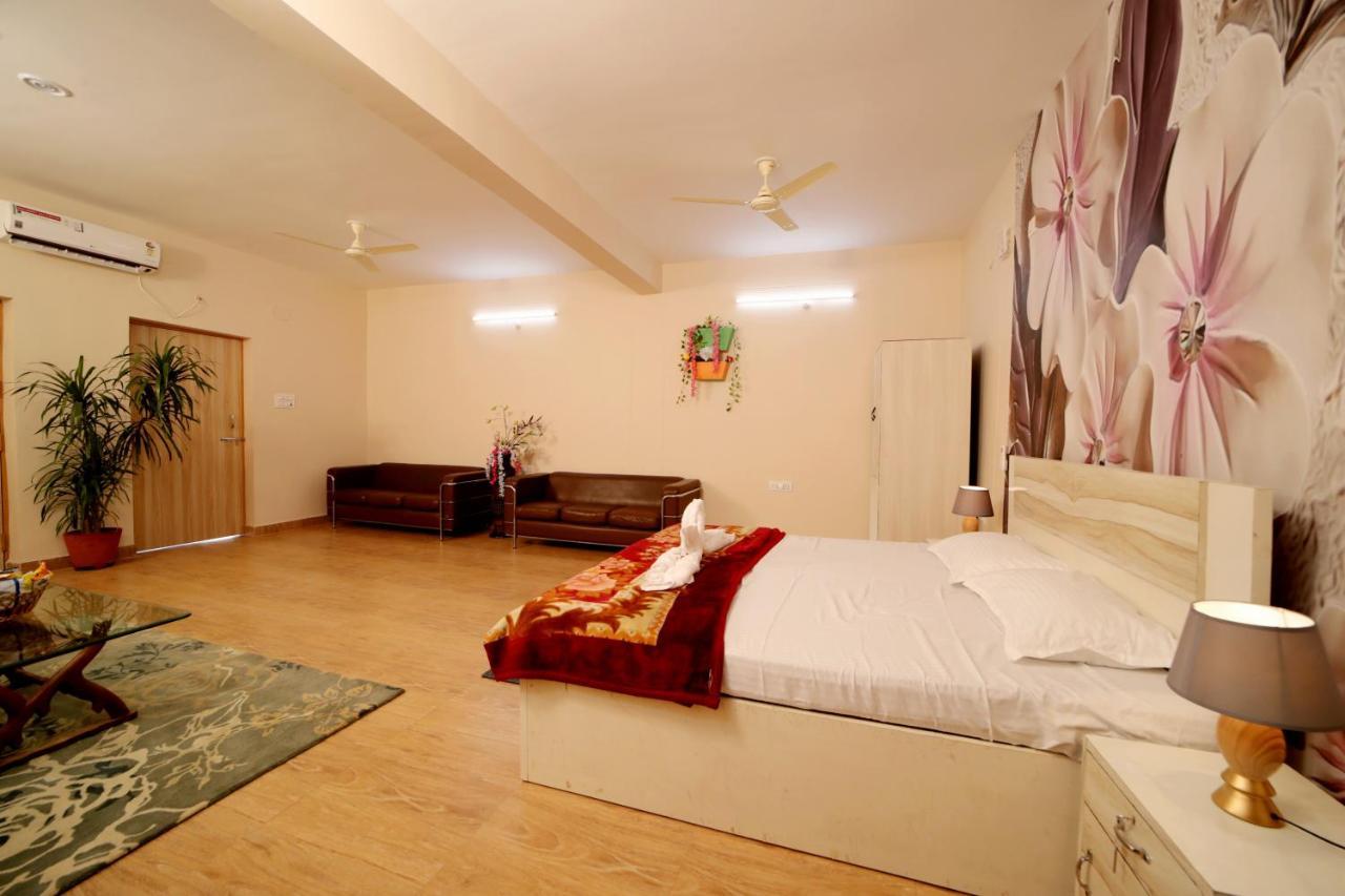 R K Villa Prayagraj Esterno foto